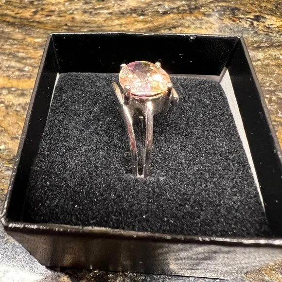 Pink/peach tone silver ring size 7 - Picture 2 of 8